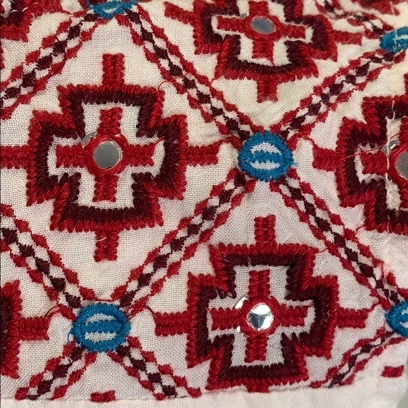 Ultra Pink Embroidered Tank Top Size Small - Picture 4 of 4